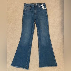 NWT Garage Women’s Flared Jeans Size 5